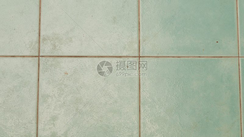 卫生间瓷砖拉槽防滑，这样操作更安心**